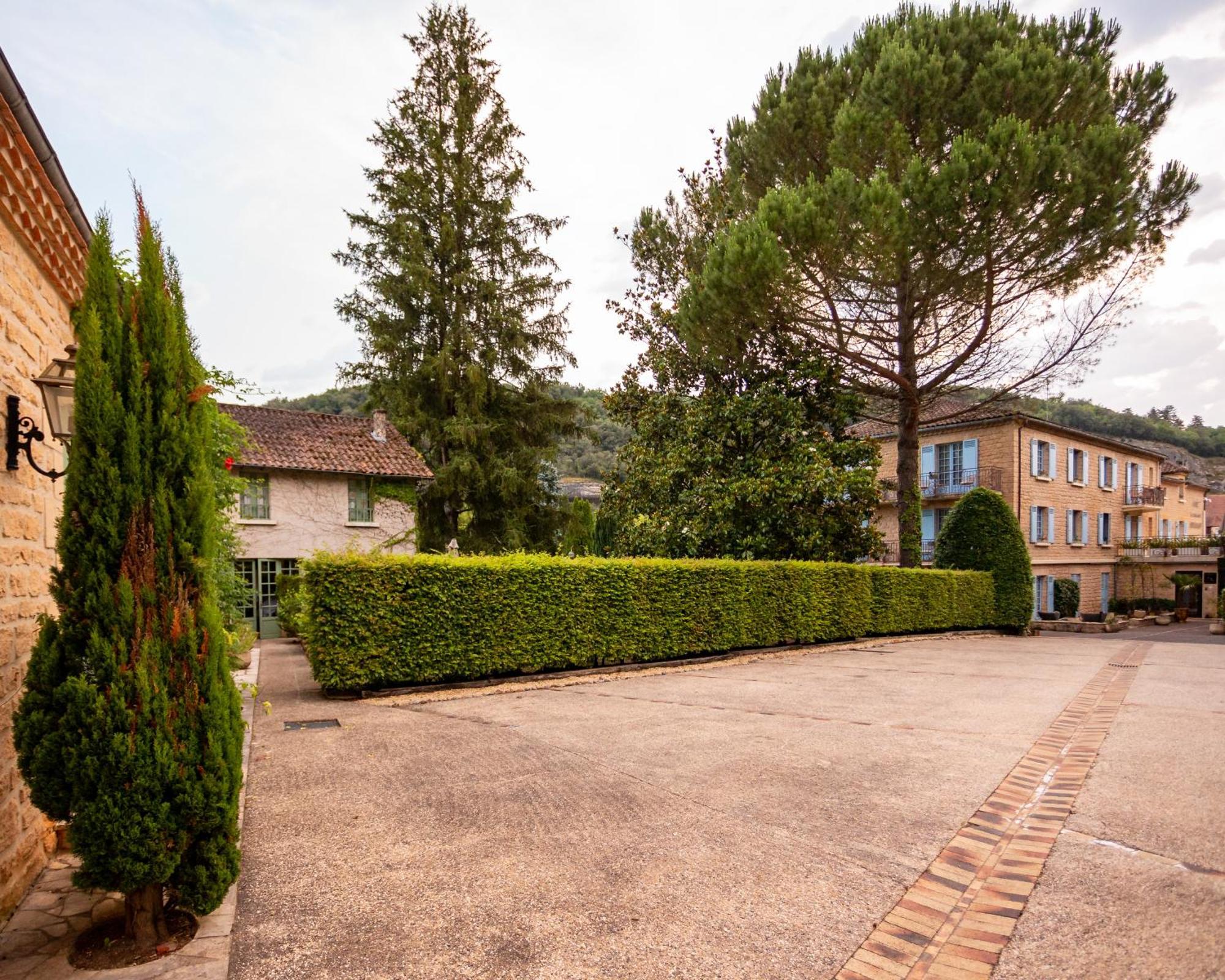 Hotel Restaurant Le Centenaire Les Eyzies Exterior photo
